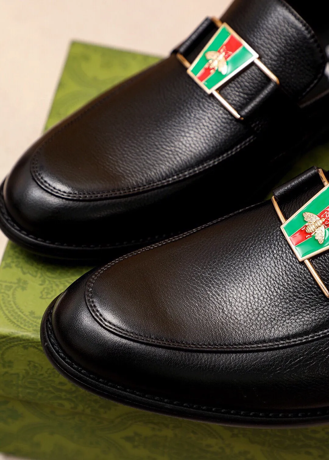 Men's shoes 💰400 💐 Product trademark: GUCCI "Gucci" casual business leather shoes Regular size: 39-44 (38.45.46🉑️Customized) Product materials: Selected imported first-layer calfskin upper + luxury hardware buckle, imported 🐑 sheepskin lining. Strong three-dimensional visual effect, original combination outsole Color: 1⃣️color optional